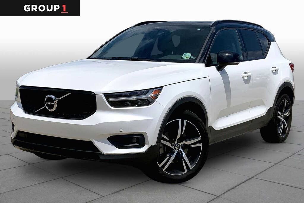 2020 VOLVO XC40