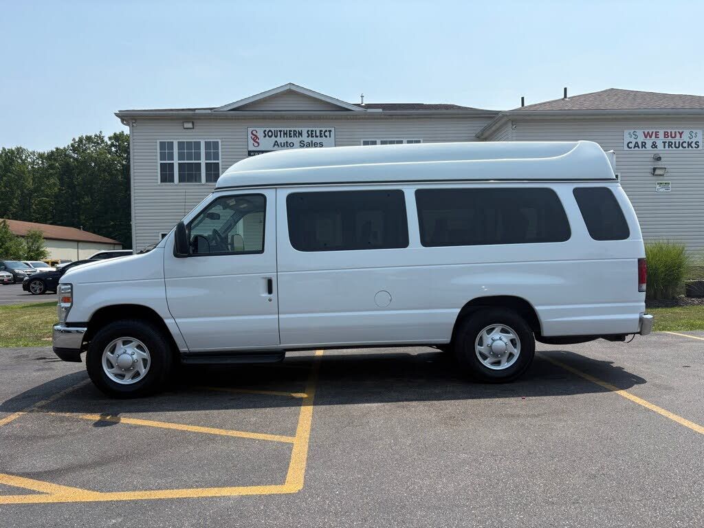 2012 FORD E-350