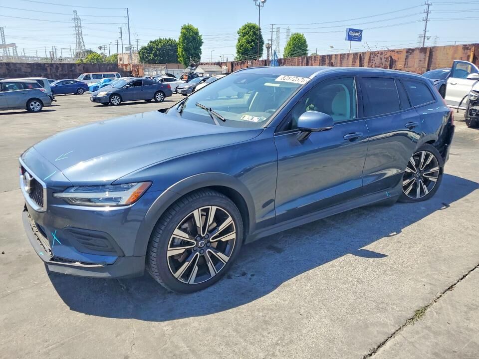 2020 VOLVO V60CC