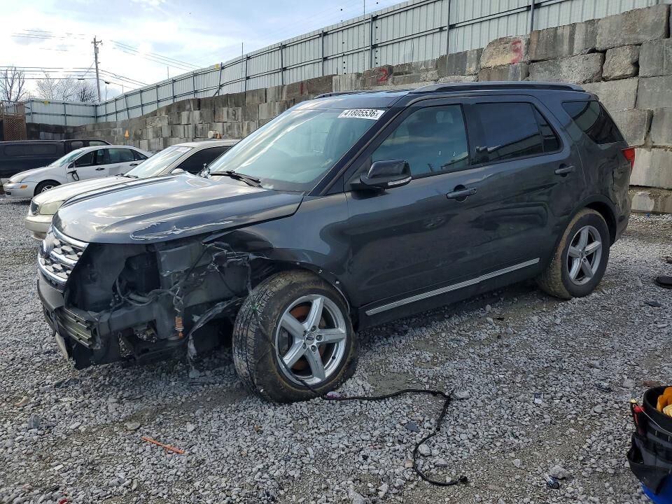 2018 FORD Explorer