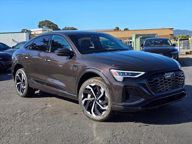 2024 AUDI Q8