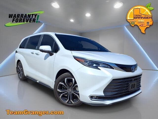 2025 TOYOTA Sienna