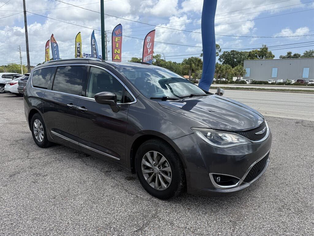 2019 CHRYSLER Pacifica