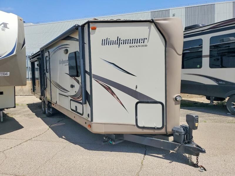 2015 FOREST RIVER Real-lite / Rockwood Lite Weight Trailers