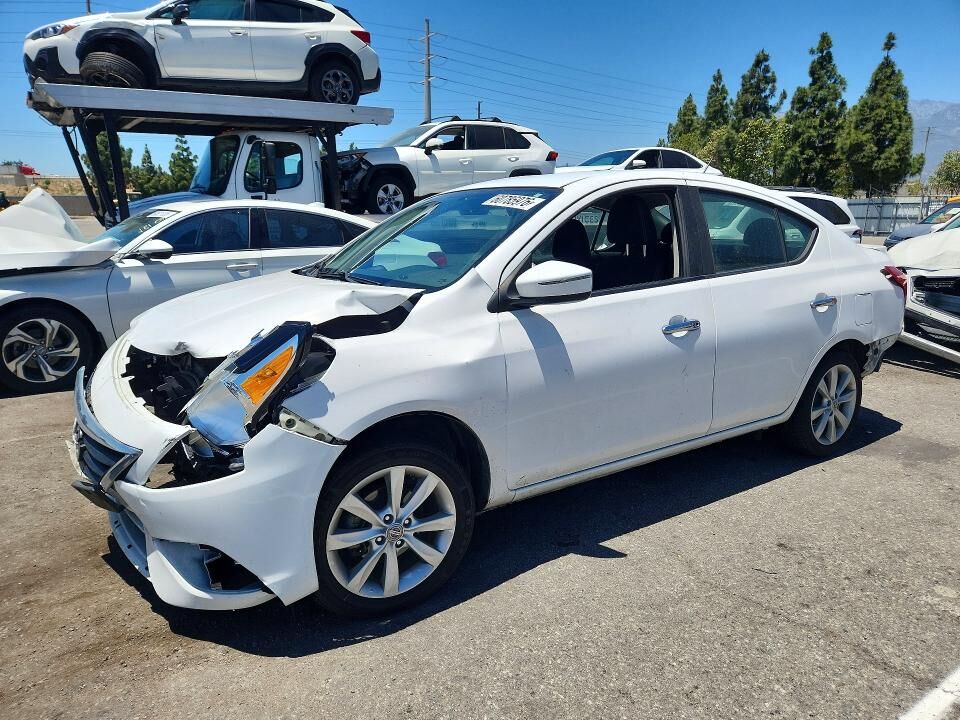 2016 NISSAN Versa