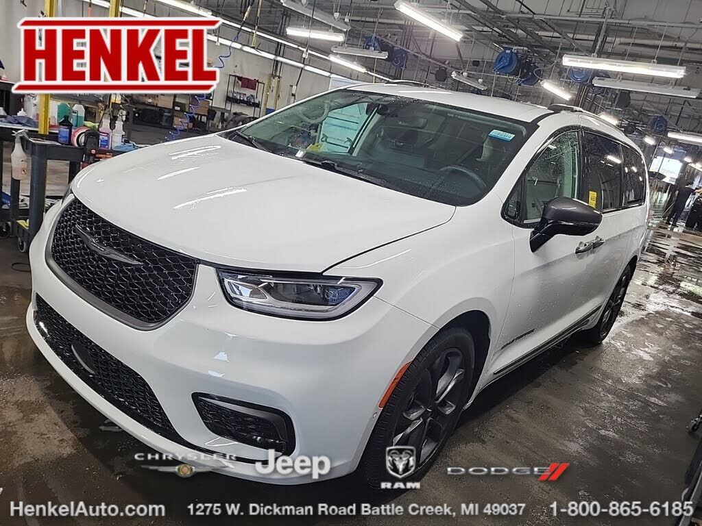 2024 CHRYSLER Pacifica