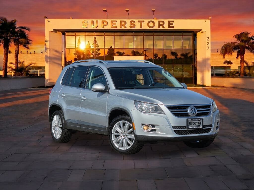 2011 VOLKSWAGEN Tiguan
