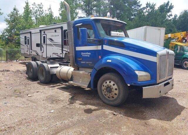 2017 KENWORTH T880