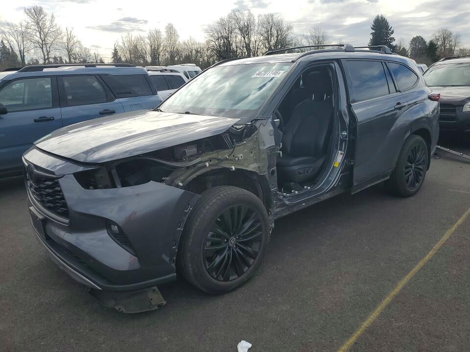 2024 TOYOTA Highlander