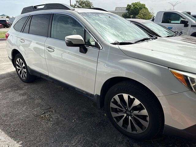 2017 SUBARU Outback