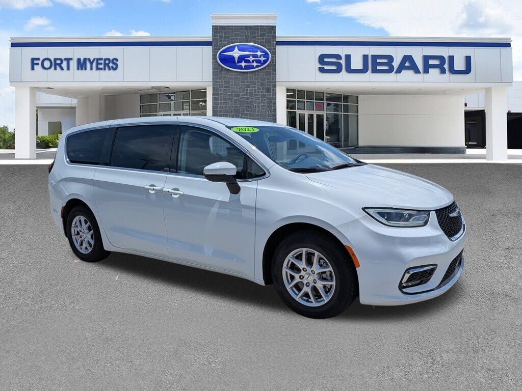 2023 CHRYSLER Pacifica