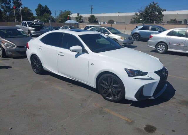 2018 LEXUS IS
