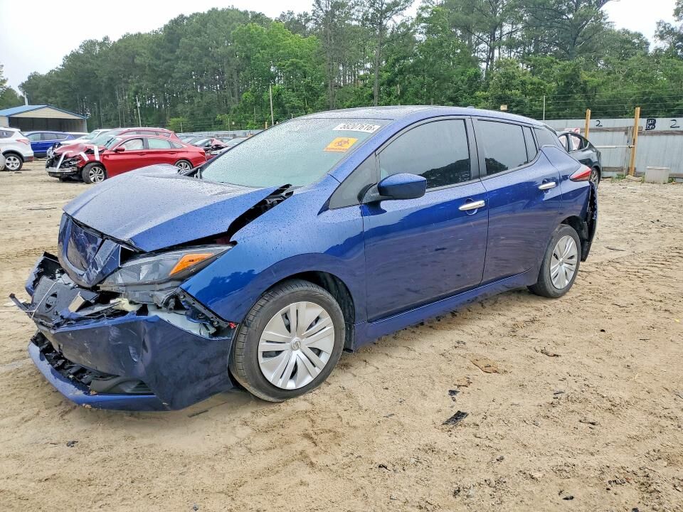 2022 NISSAN Leaf