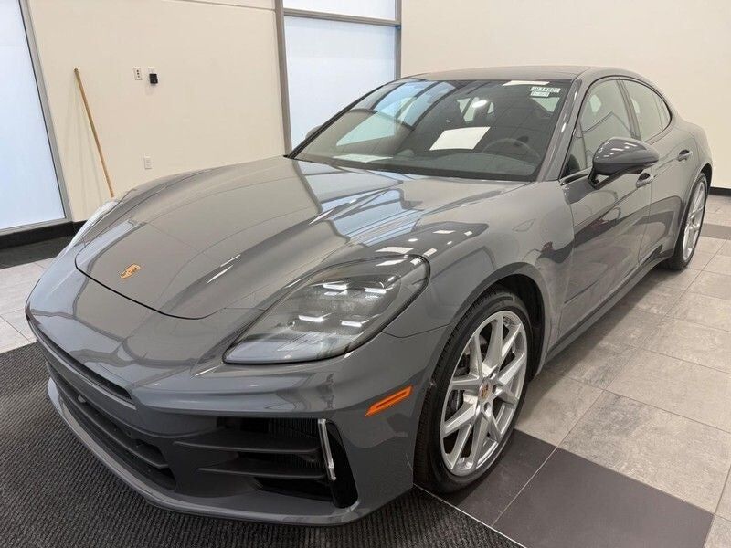 2025 PORSCHE Panamera