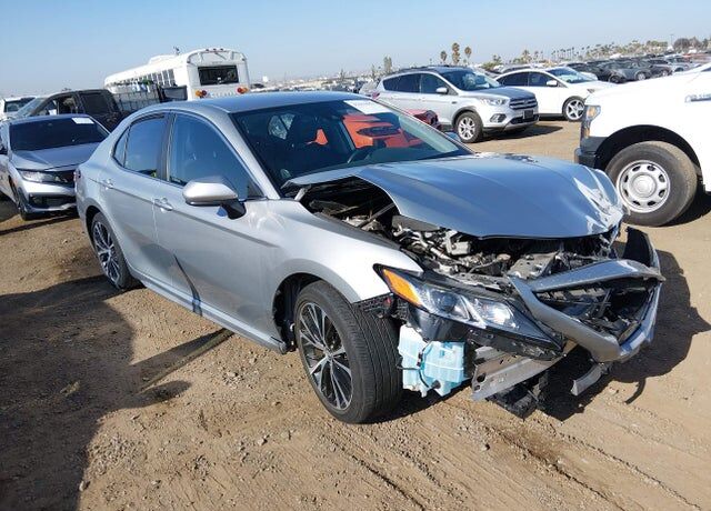 2020 TOYOTA Camry