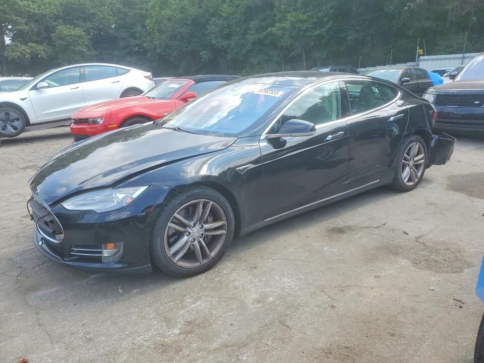 2015 TESLA Model S