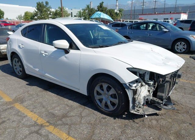 2015 MAZDA Mazda3