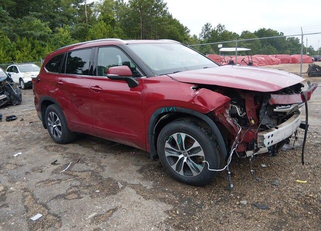 2021 TOYOTA Highlander