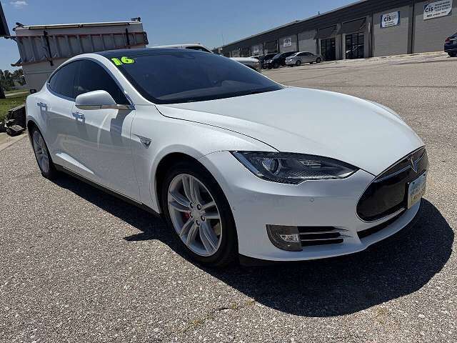 2016 TESLA Model S