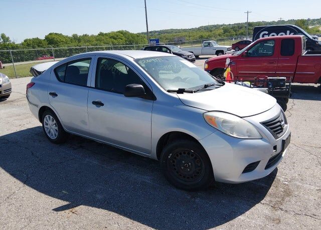2013 NISSAN Versa