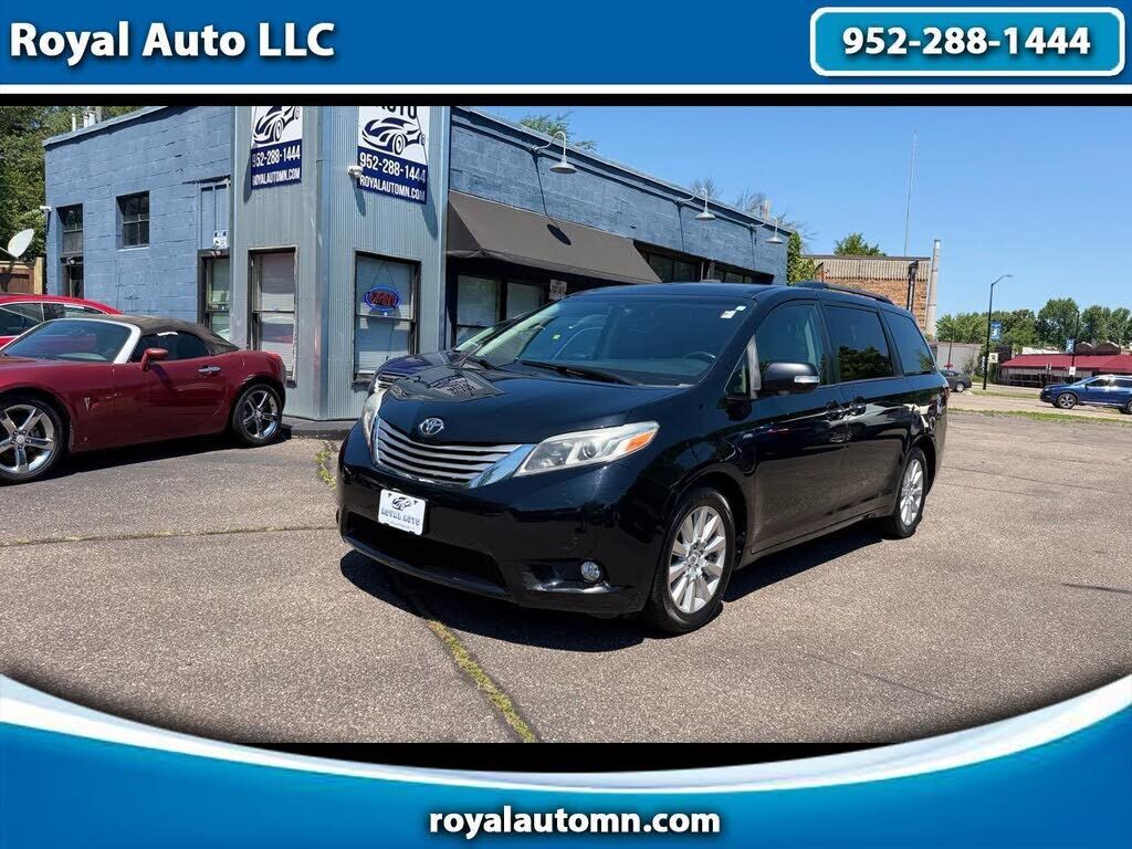 2017 TOYOTA Sienna
