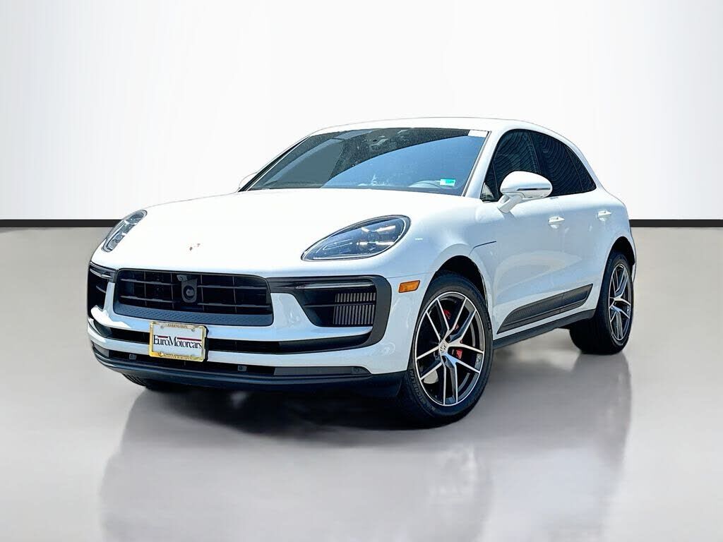 2025 PORSCHE Macan
