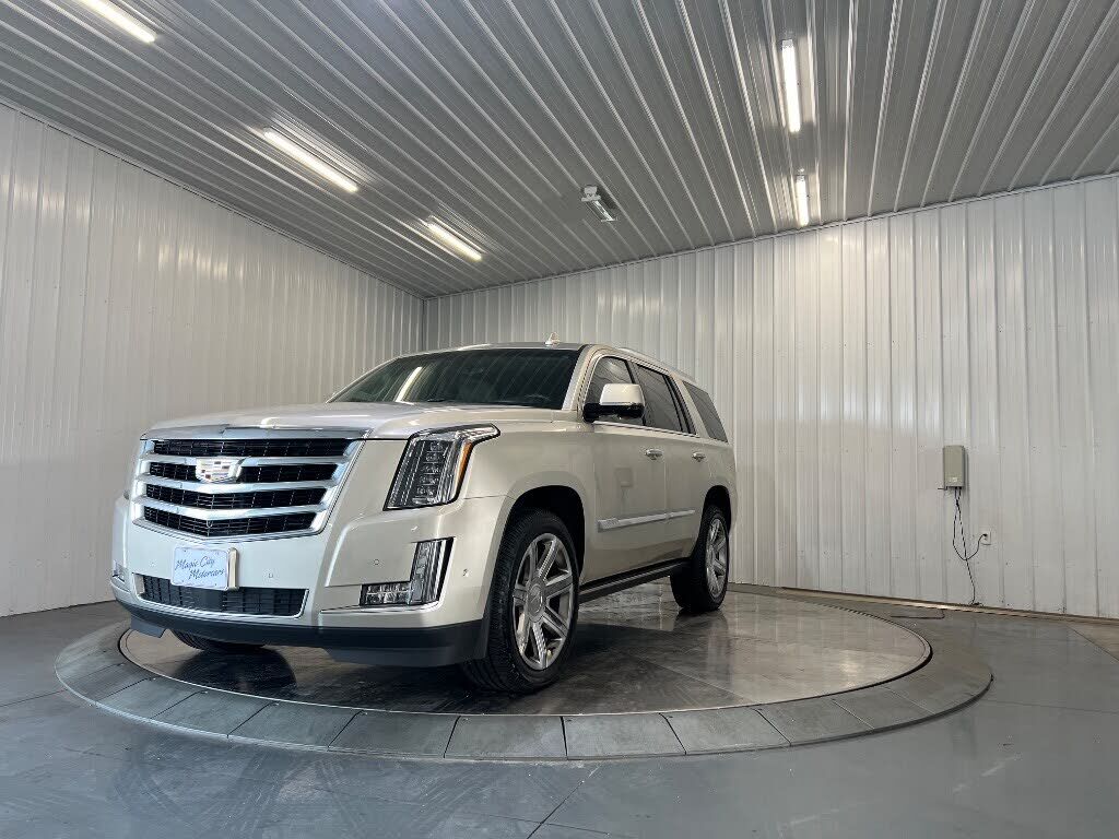2017 CADILLAC Escalade