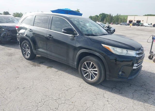 2018 TOYOTA Highlander