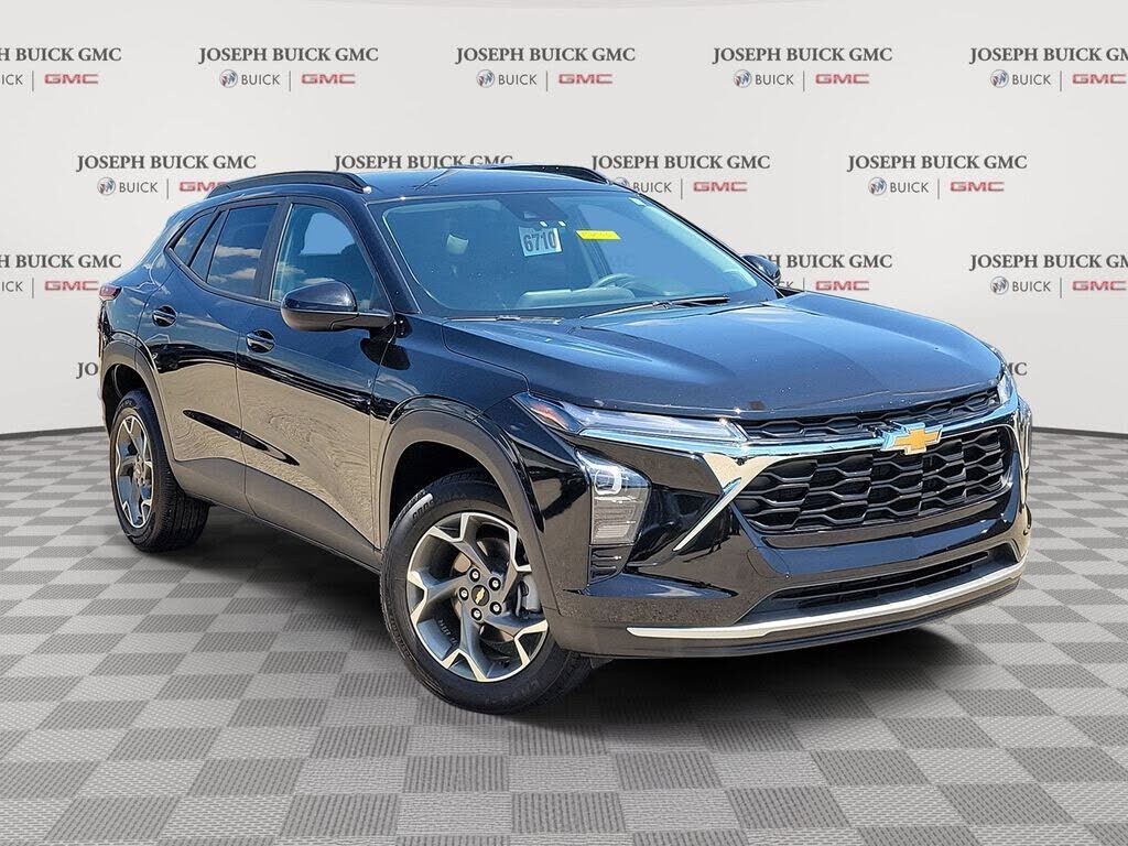 2025 CHEVROLET Trax