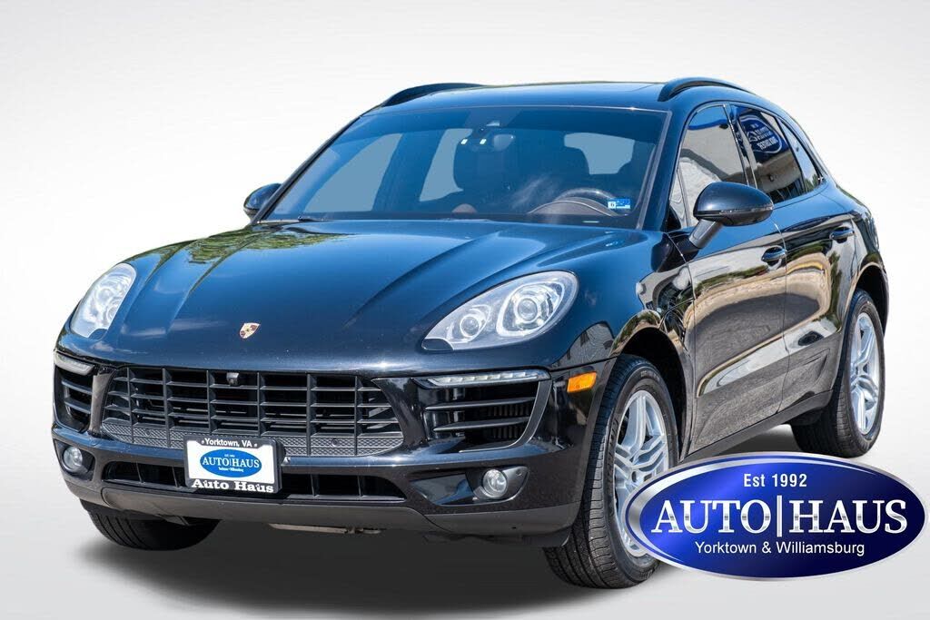 2017 PORSCHE Macan
