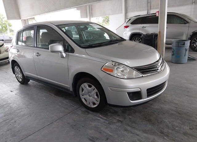 2011 NISSAN Versa