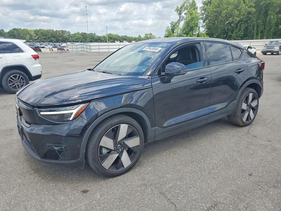 2024 VOLVO C40