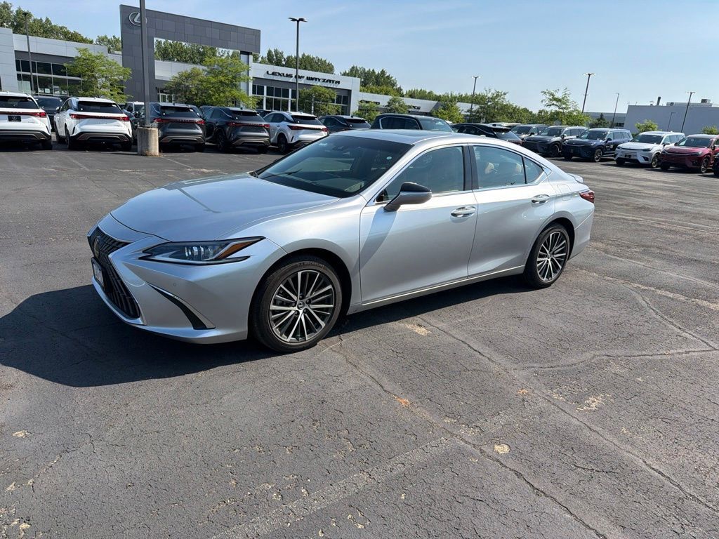 2024 LEXUS ES