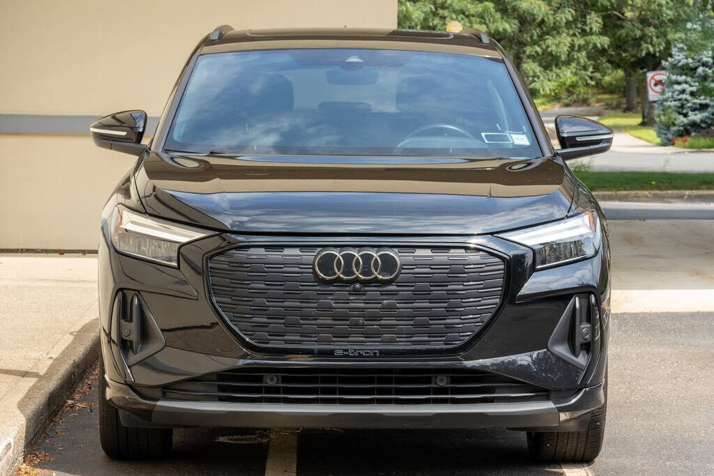 2023 AUDI Q4