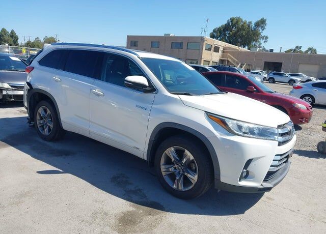 2019 TOYOTA Highlander