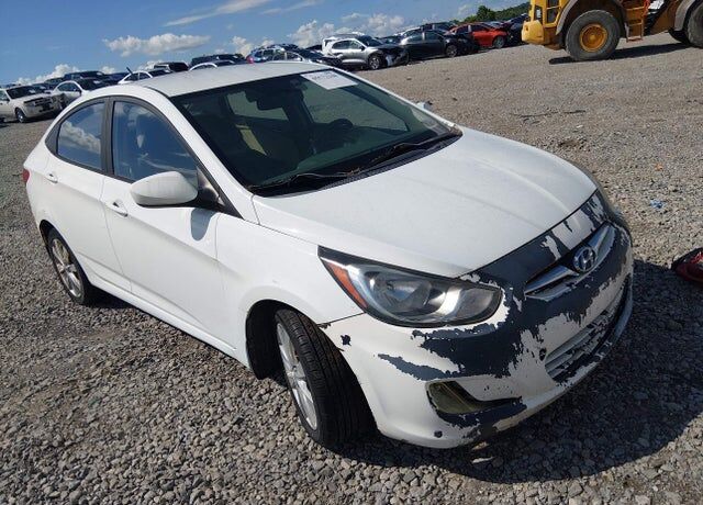 2012 HYUNDAI Accent
