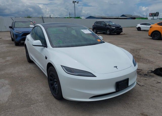 2025 TESLA Model 3