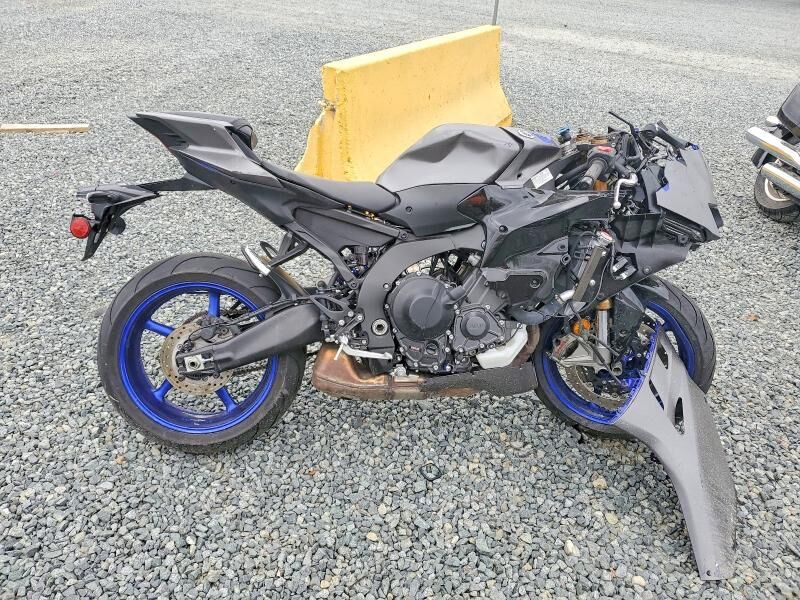 2025 YAMAHA YZF