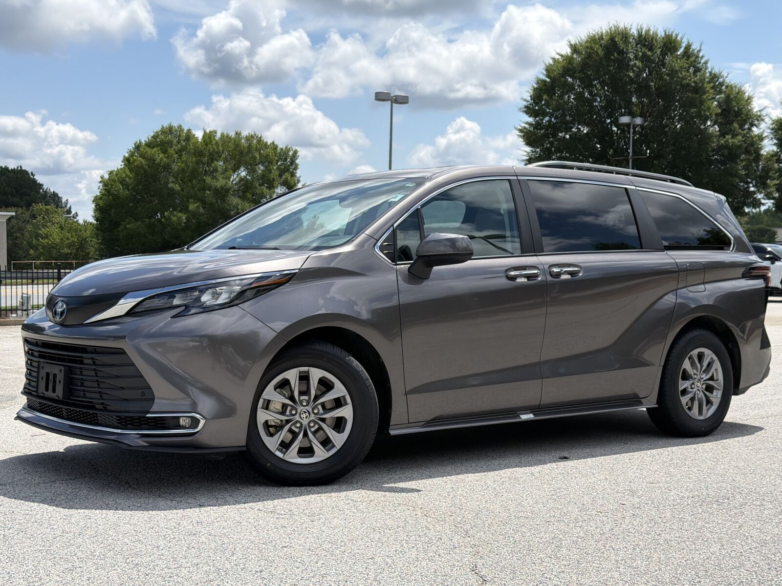 2024 TOYOTA Sienna