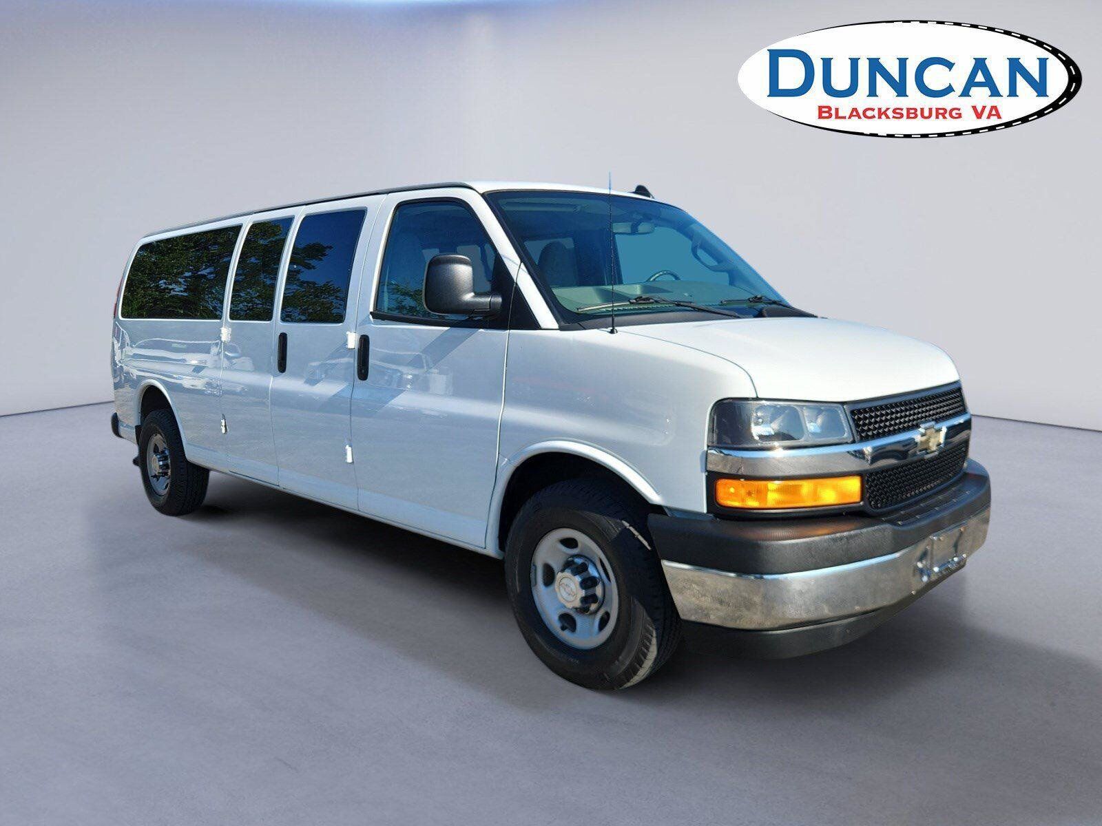 2017 CHEVROLET Express