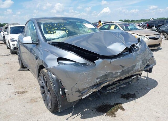 2024 TESLA Model Y