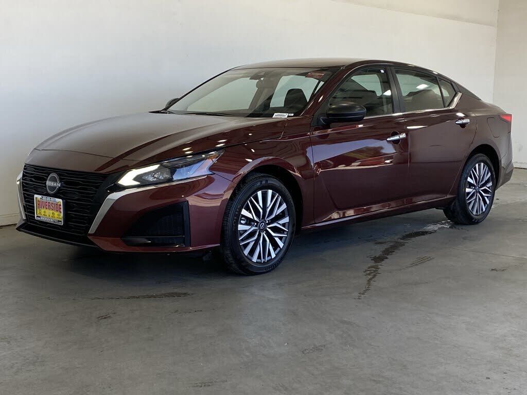 2025 NISSAN Altima
