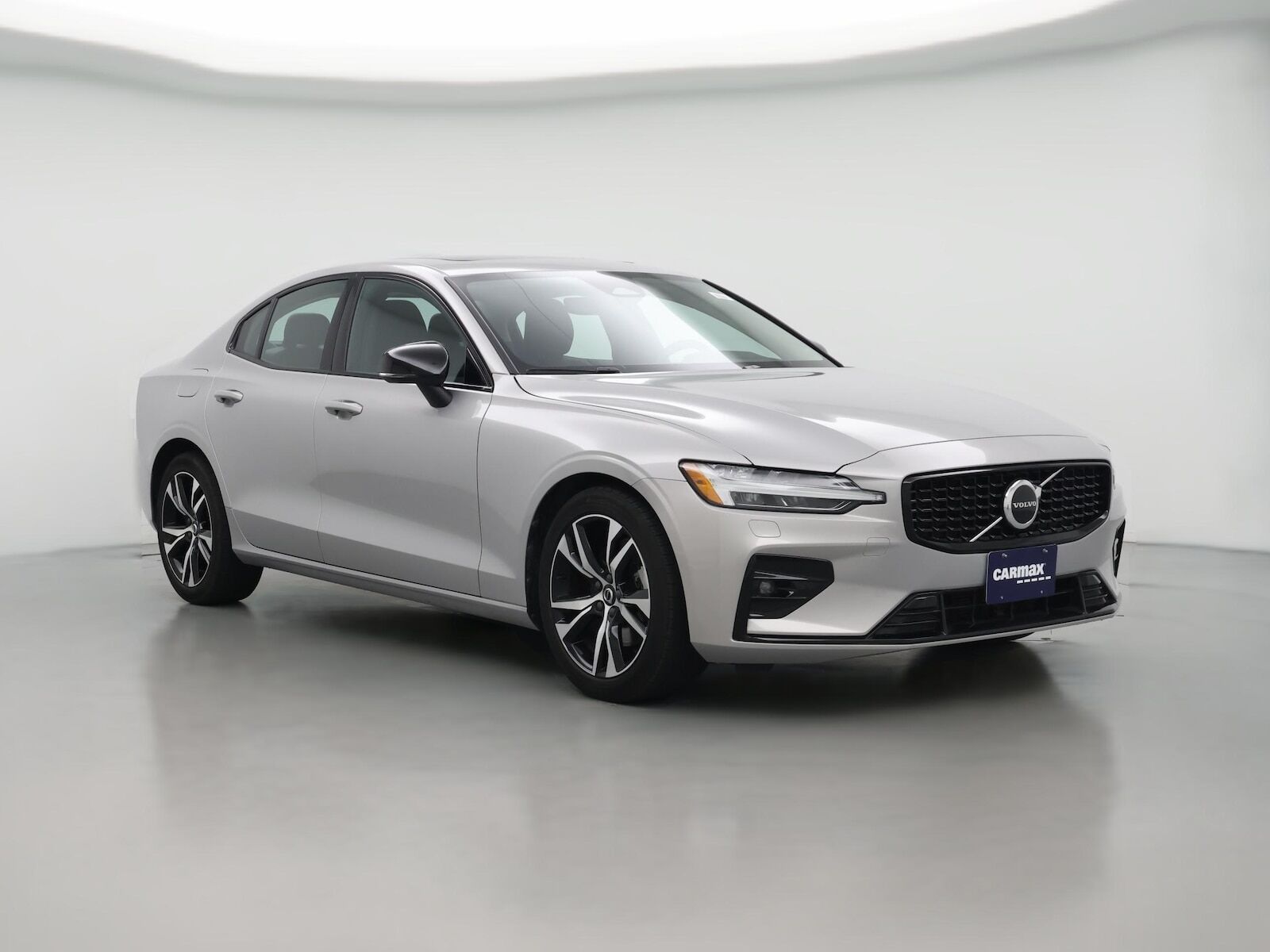 2025 VOLVO S60