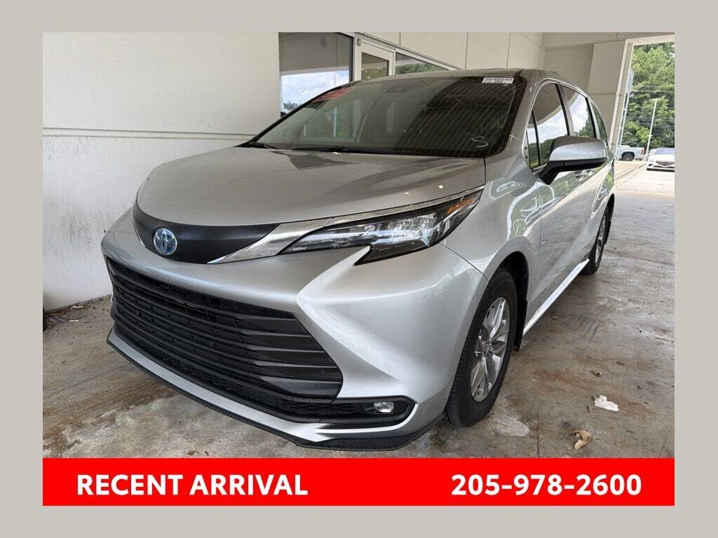 2025 TOYOTA Sienna