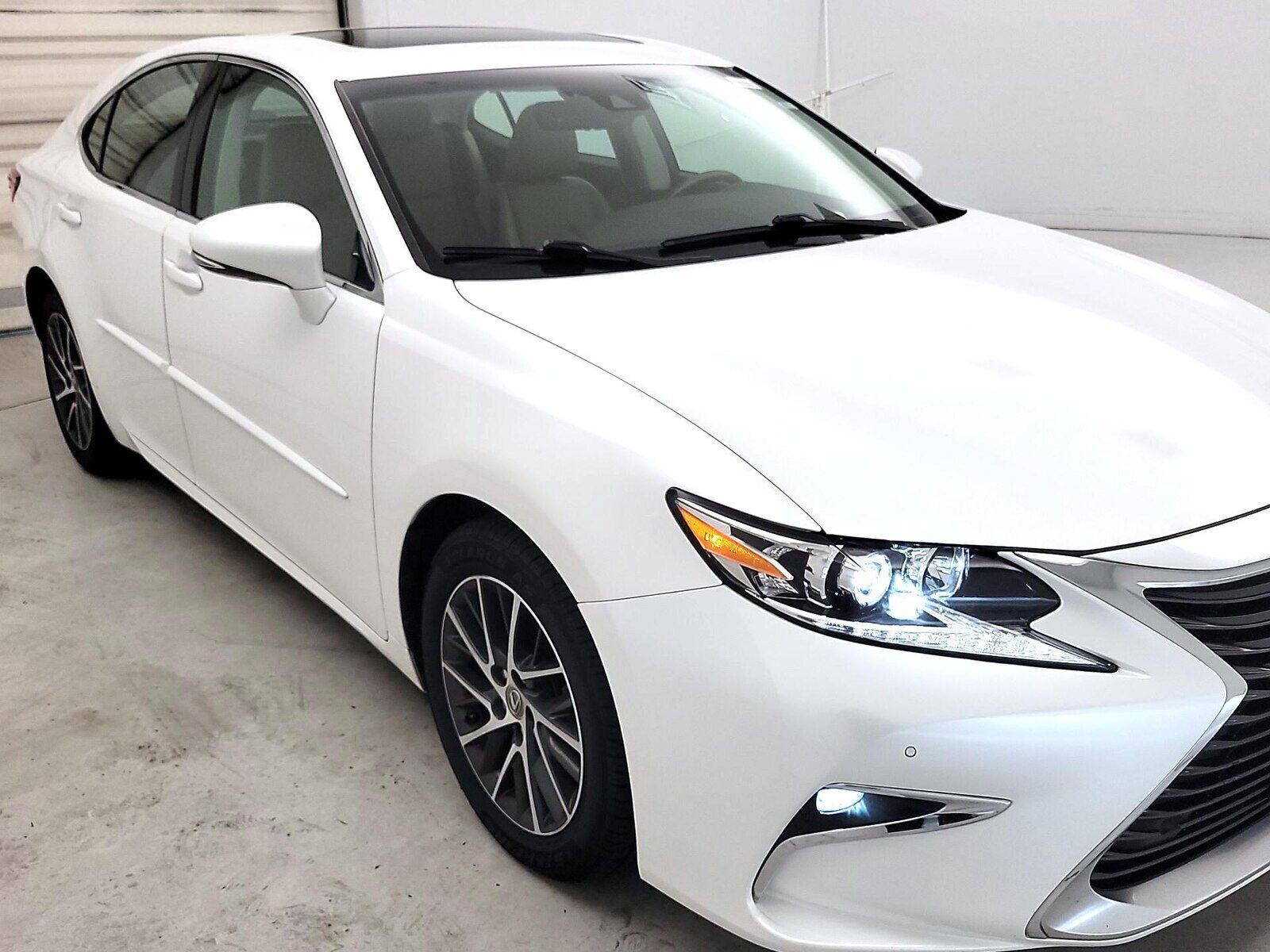 2017 LEXUS ES