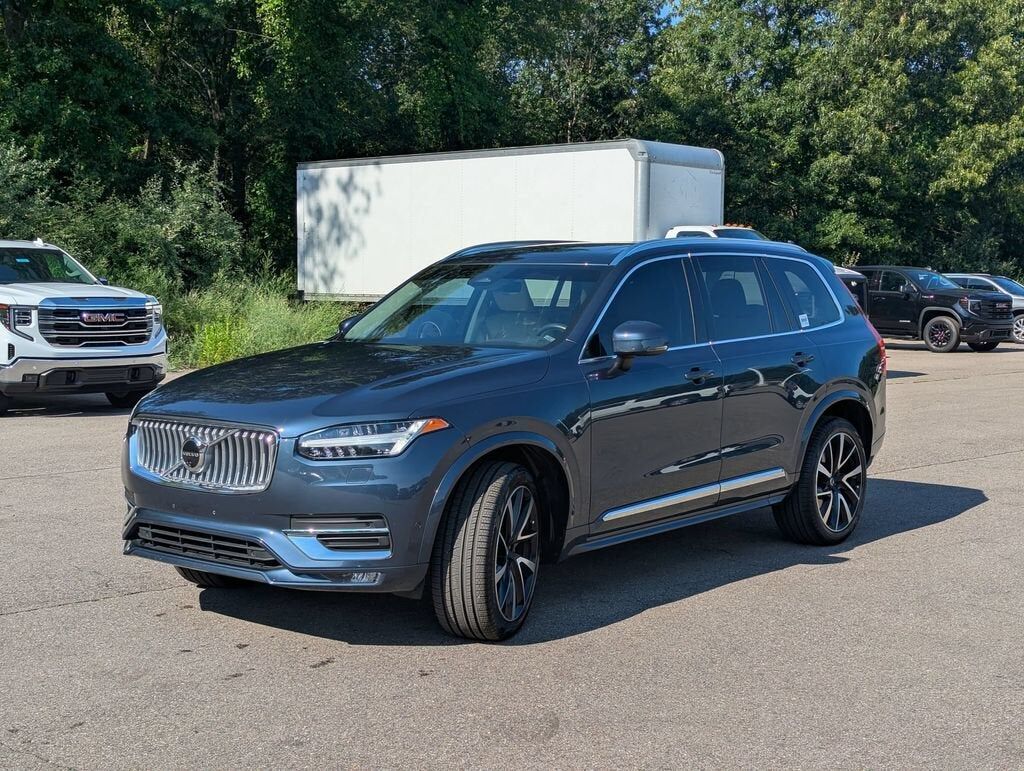 2023 VOLVO XC90
