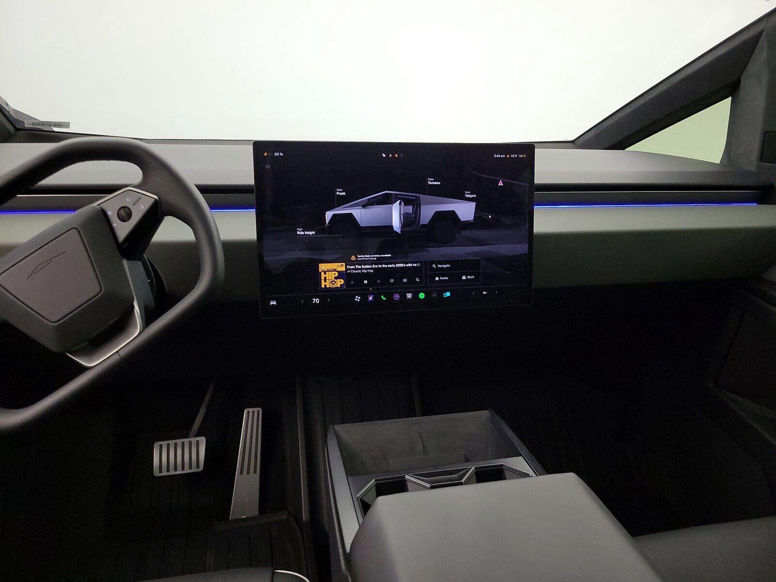 2024 TESLA Cybertruck