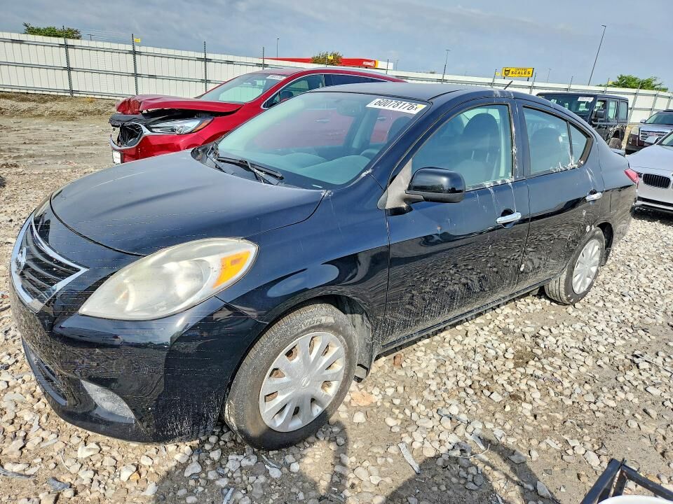 2014 NISSAN Versa
