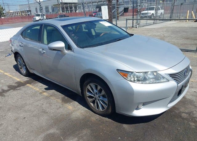 2013 LEXUS ES