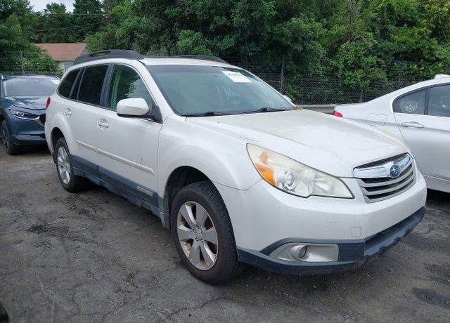 2012 SUBARU Outback